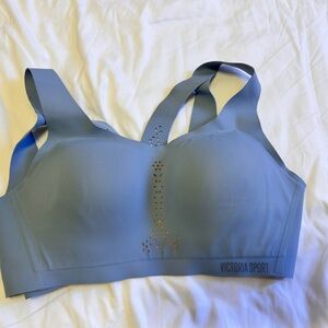 Victoria Sport sports bra